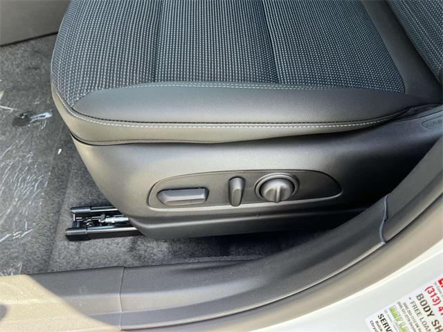 new 2025 Buick Envista car, priced at $24,490