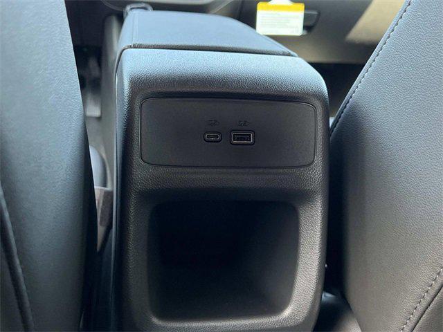 new 2025 Buick Envista car, priced at $25,629