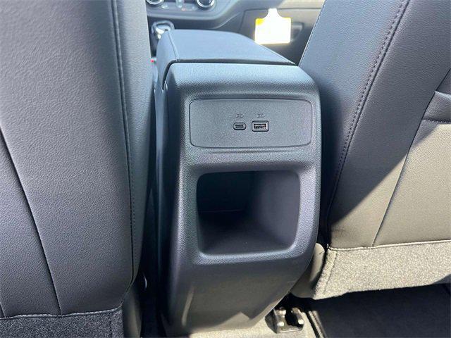 new 2025 Buick Envista car, priced at $25,110