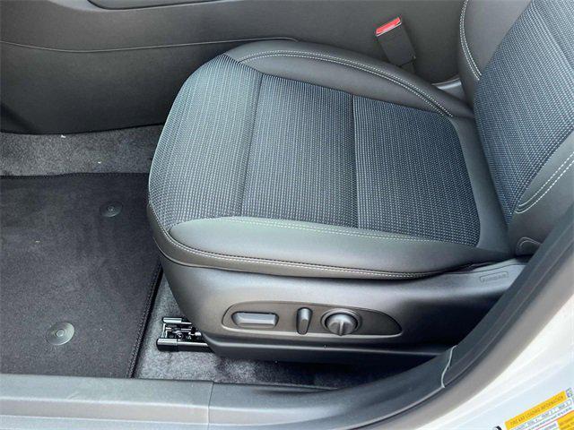 new 2025 Buick Envista car, priced at $25,110