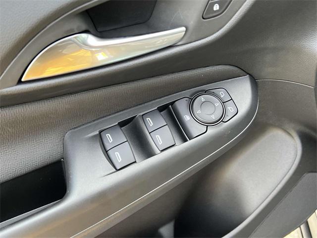 new 2025 Buick Envista car, priced at $24,922