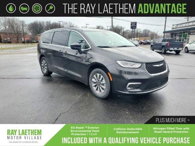 used 2023 Chrysler Pacifica Hybrid car, priced at $28,173