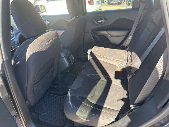 used 2016 Jeep Cherokee car, priced at $5,789