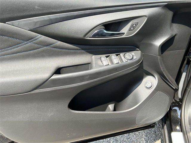 new 2025 Buick Envista car, priced at $27,556