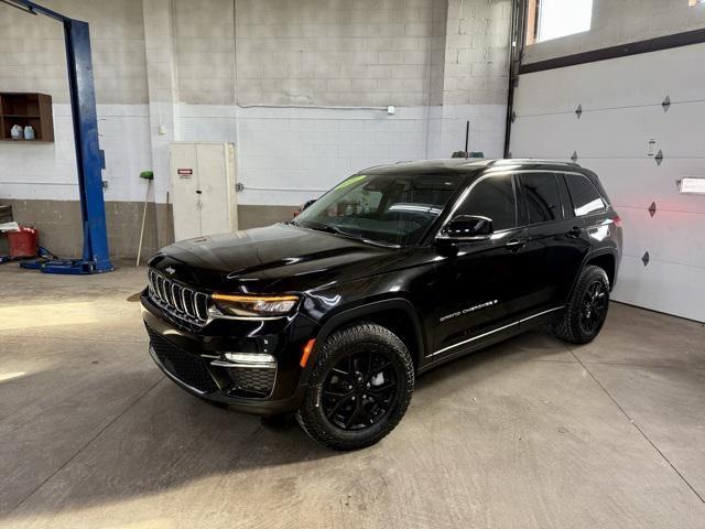 used 2022 Jeep Grand Cherokee car, priced at $32,000