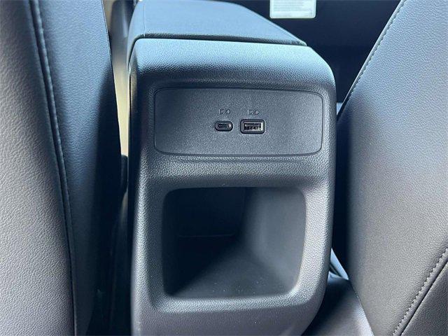 new 2025 Buick Envista car, priced at $25,629