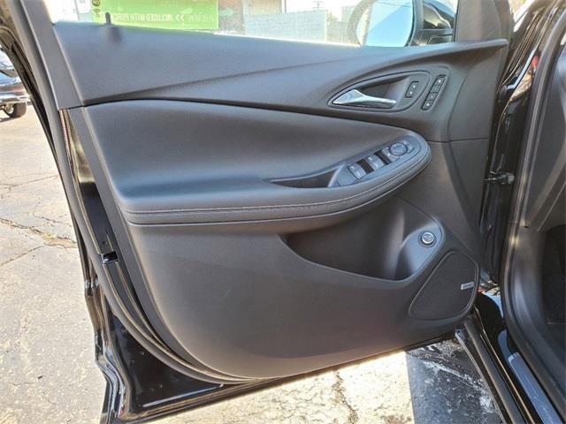 new 2025 Buick Encore GX car, priced at $35,883
