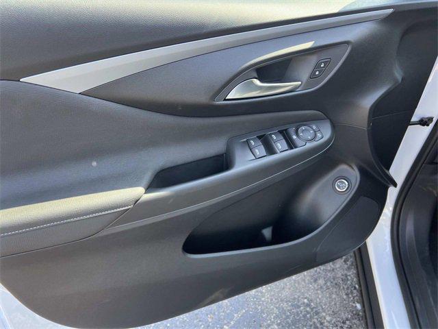 new 2025 Buick Envista car, priced at $25,110