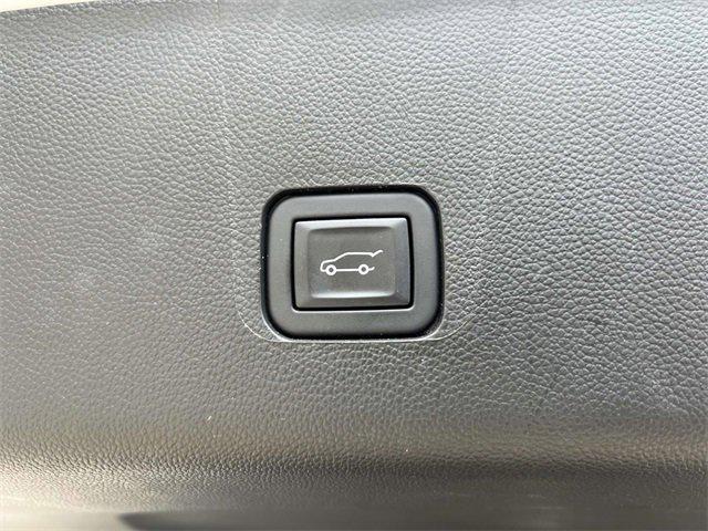 used 2023 Chevrolet Traverse car, priced at $36,848
