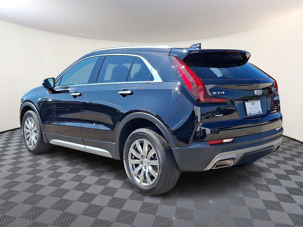 used 2022 Cadillac XT4 car, priced at $26,395