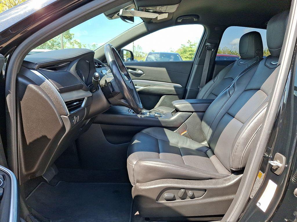 used 2022 Cadillac XT4 car, priced at $26,395