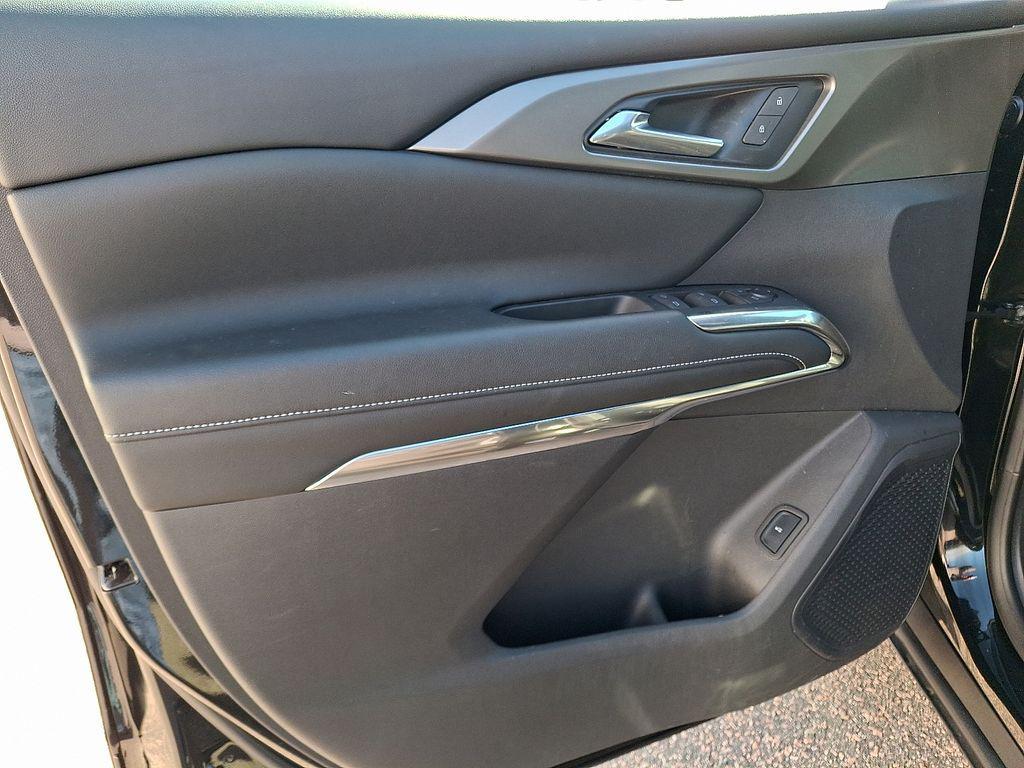 used 2024 Chevrolet Traverse car, priced at $37,695