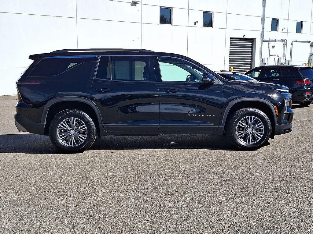 used 2024 Chevrolet Traverse car, priced at $37,695