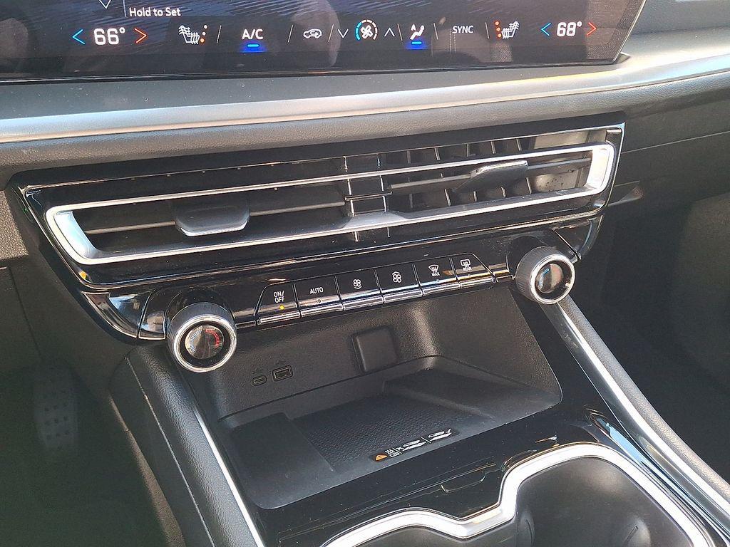 used 2024 Chevrolet Traverse car, priced at $37,695