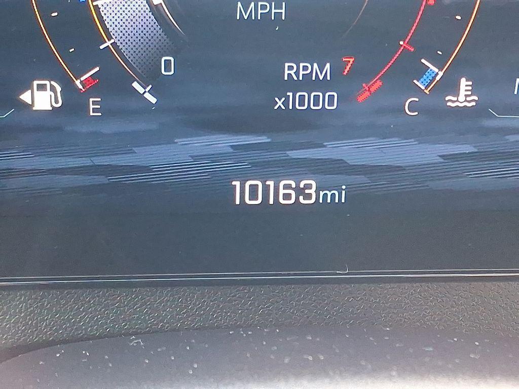 used 2024 Chevrolet Traverse car, priced at $37,695