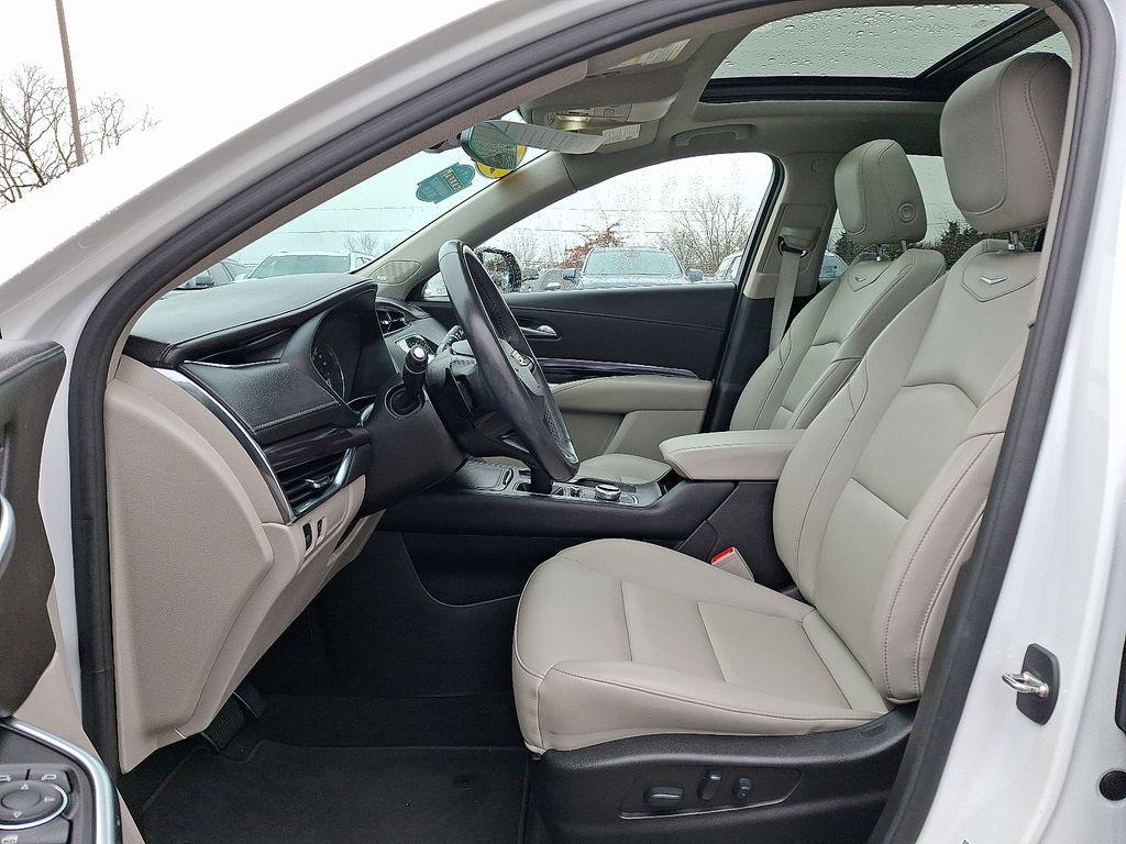 used 2023 Cadillac XT4 car, priced at $29,000