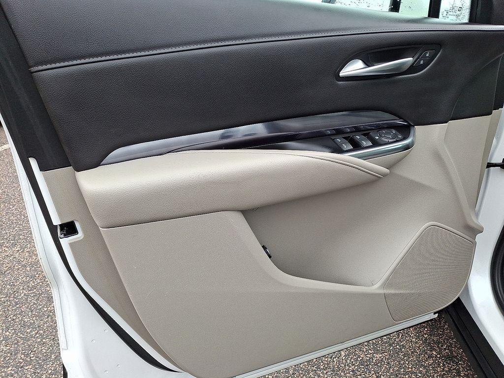 used 2023 Cadillac XT4 car, priced at $29,000