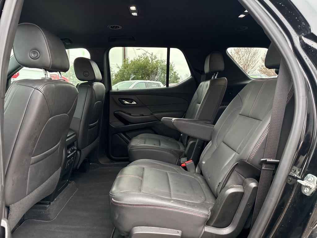 used 2023 Chevrolet Traverse car, priced at $32,739