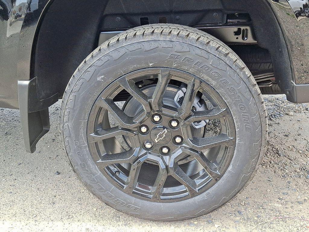 new 2025 Chevrolet Colorado car, priced at $48,640