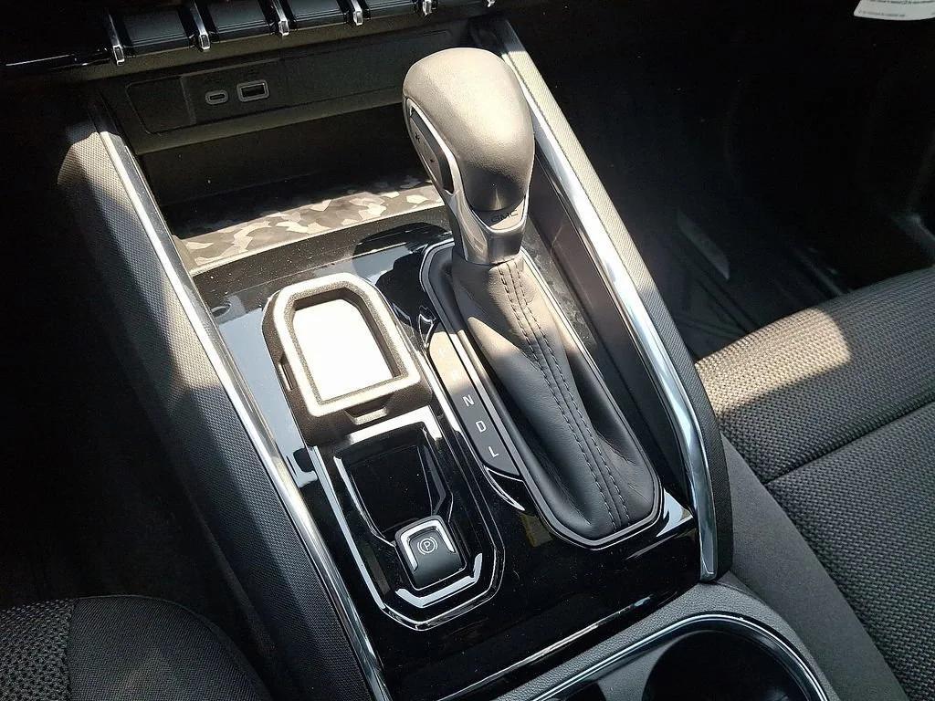 new 2025 GMC Canyon car, priced at $41,175