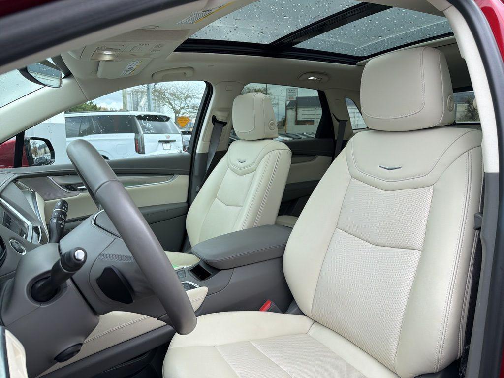 used 2023 Cadillac XT5 car, priced at $36,759