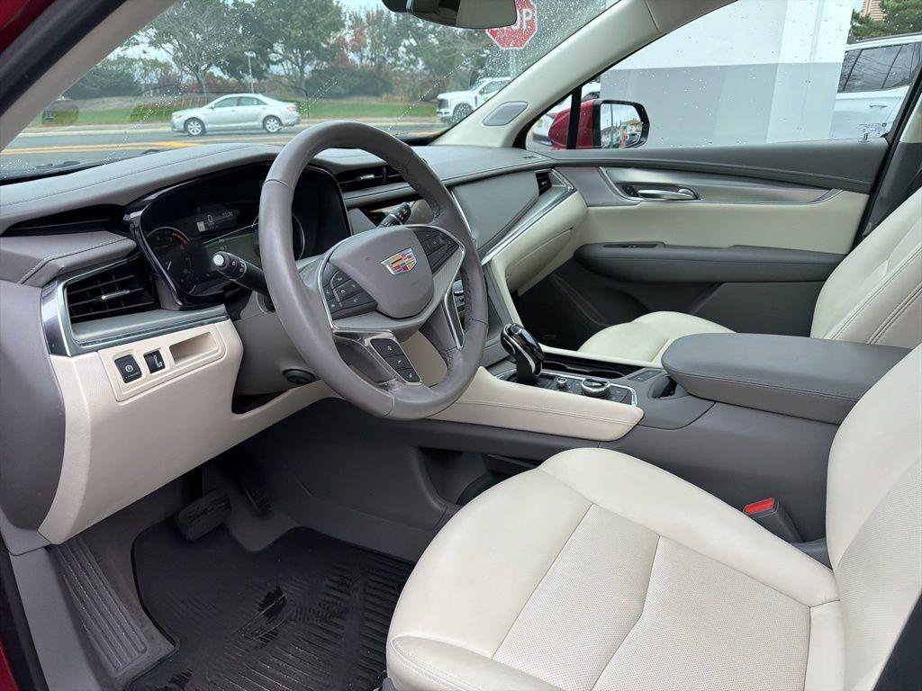 used 2023 Cadillac XT5 car, priced at $36,759