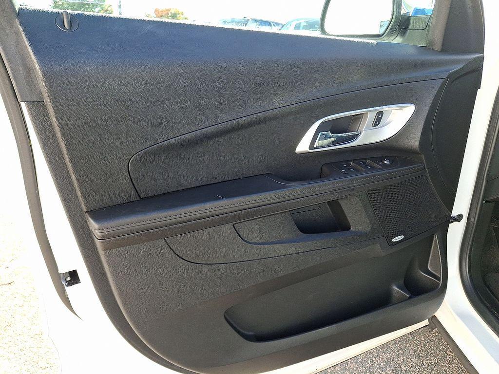 used 2016 Chevrolet Equinox car, priced at $11,800