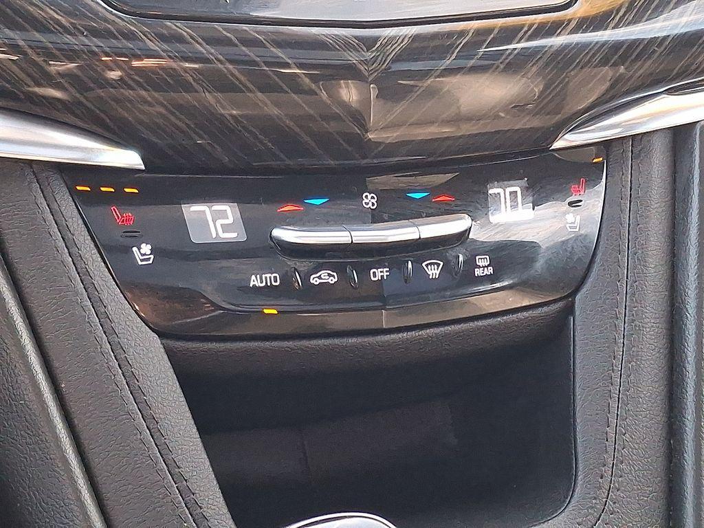 used 2020 Cadillac XT6 car, priced at $25,800