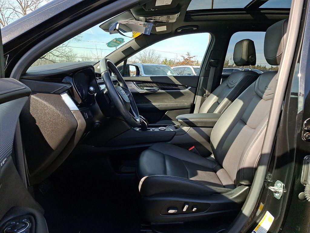 used 2020 Cadillac XT6 car, priced at $25,800