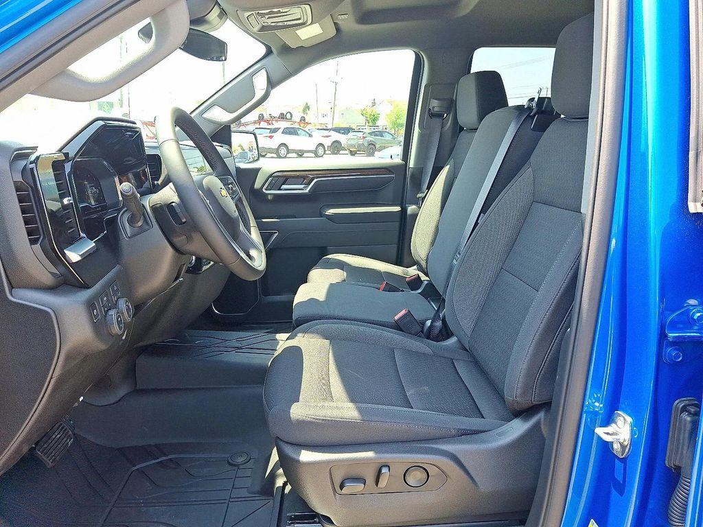 new 2025 Chevrolet Silverado 1500 car, priced at $55,990