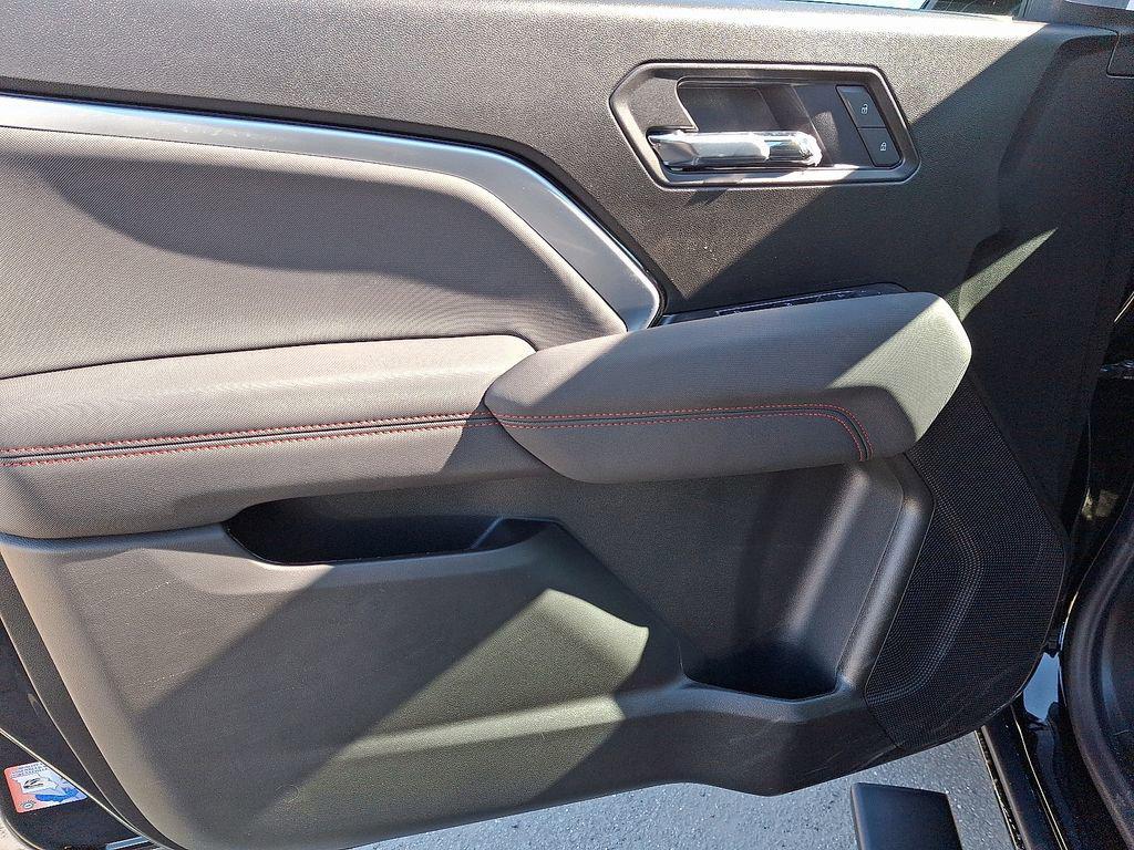 new 2025 Chevrolet Colorado car, priced at $48,695