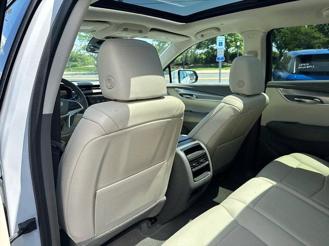 used 2022 Cadillac XT5 car, priced at $30,777