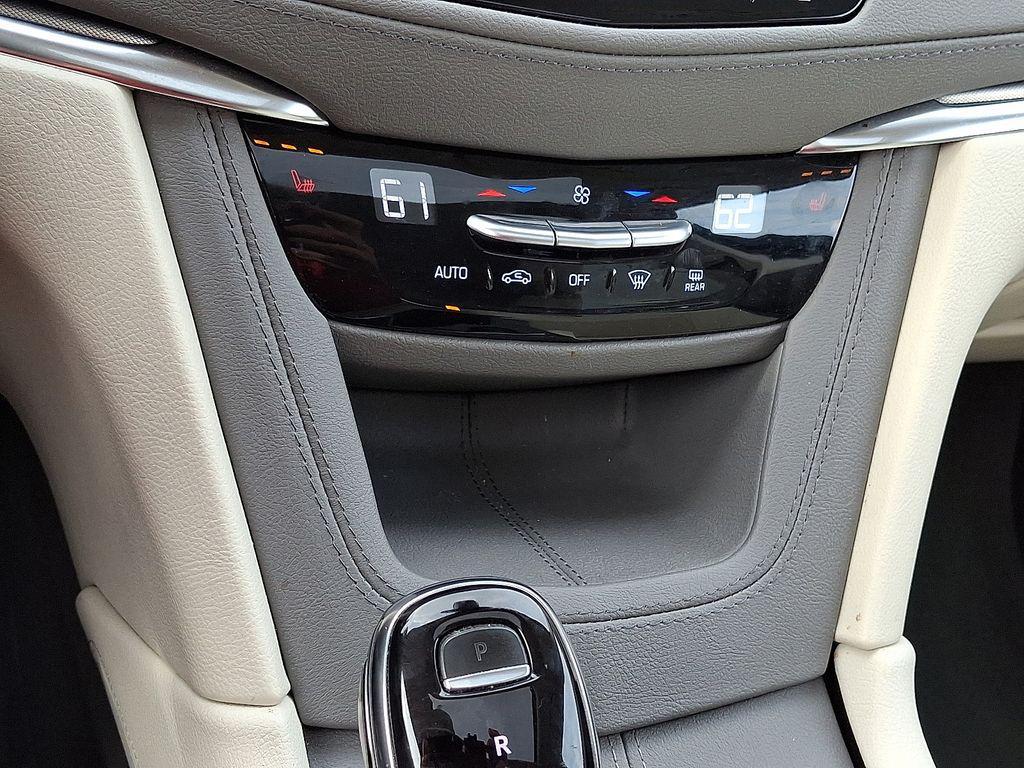 used 2021 Cadillac XT5 car, priced at $33,499