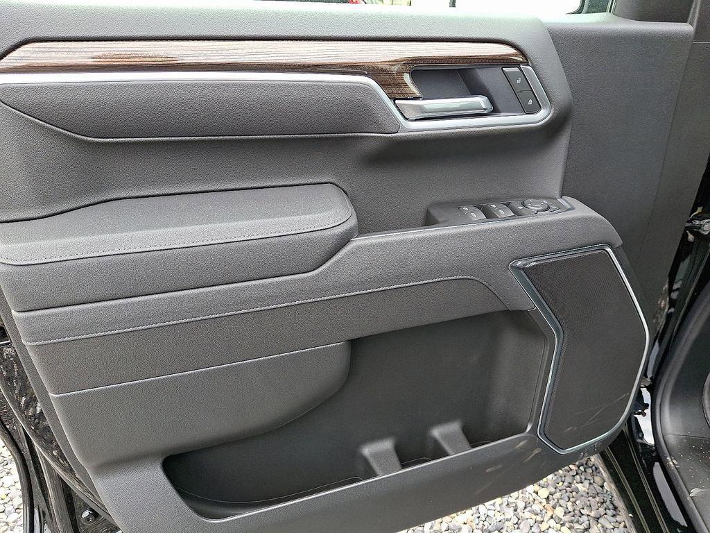 new 2025 Chevrolet Silverado 1500 car, priced at $52,595