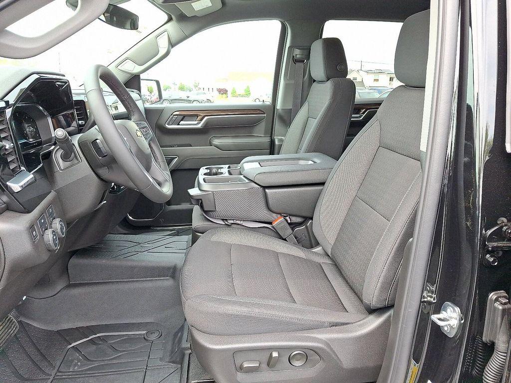 new 2025 Chevrolet Silverado 1500 car, priced at $55,595
