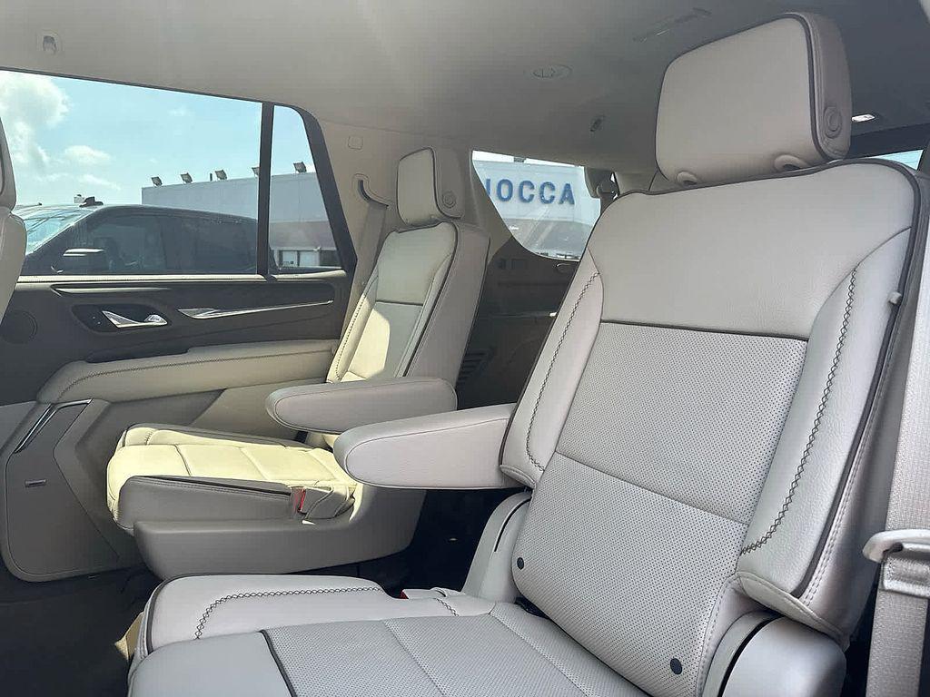 used 2023 GMC Yukon car, priced at $51,899