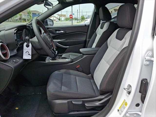 new 2025 Chevrolet Trax car, priced at $24,290