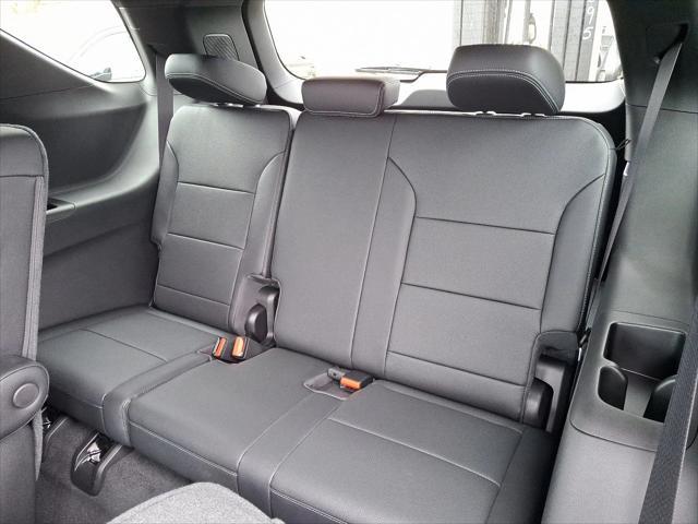 new 2025 Chevrolet Traverse car, priced at $42,995