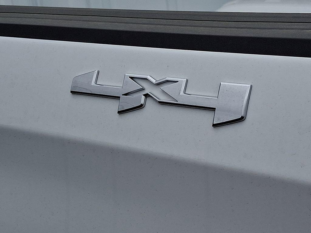 new 2025 GMC Sierra 1500 car, priced at $44,405