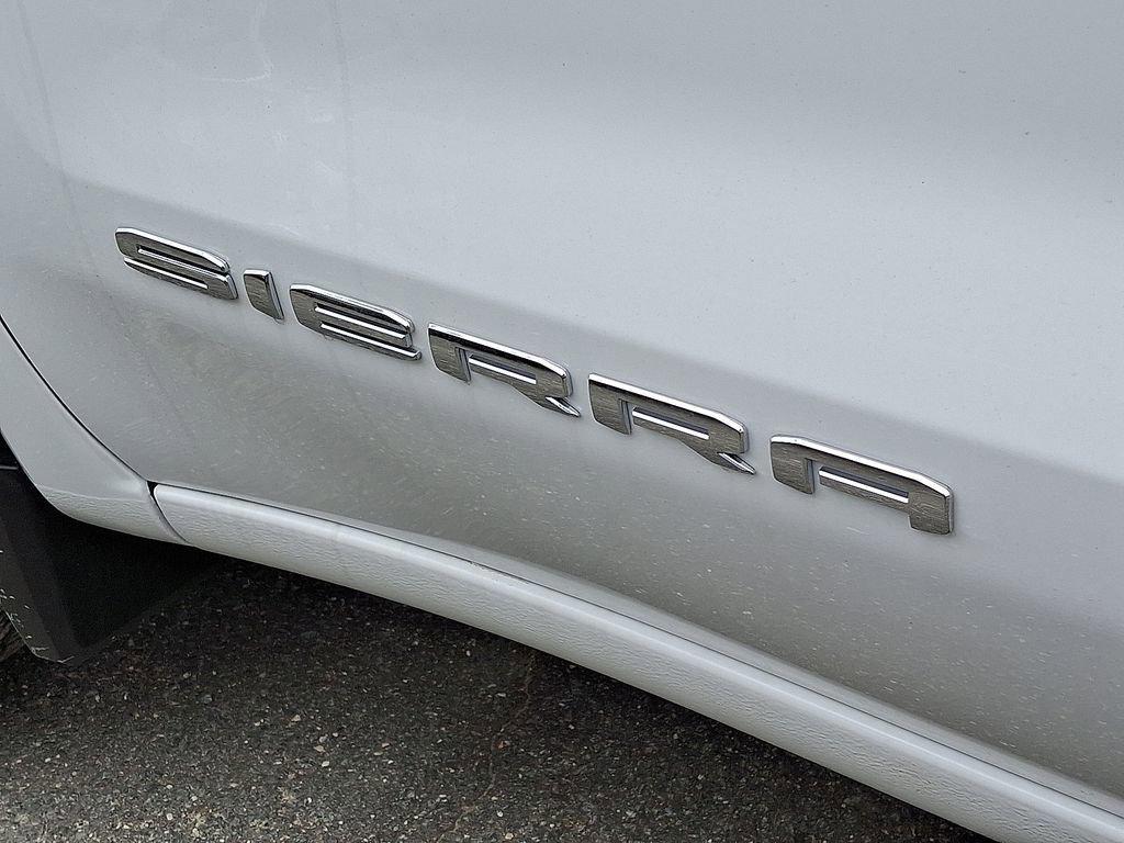 new 2025 GMC Sierra 1500 car, priced at $44,405