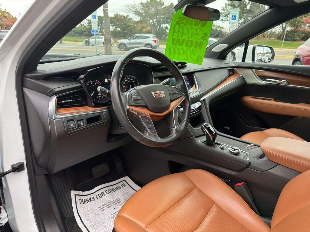 used 2022 Cadillac XT5 car, priced at $32,486