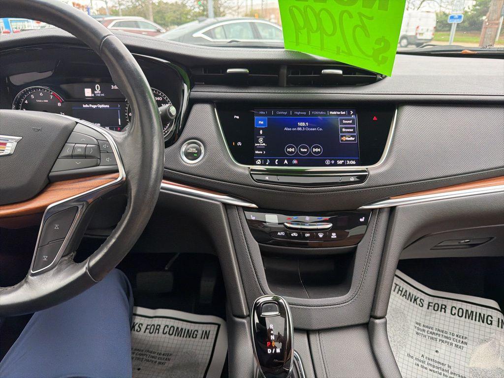 used 2022 Cadillac XT5 car, priced at $32,486