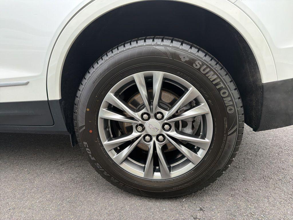 used 2022 Cadillac XT5 car, priced at $32,486