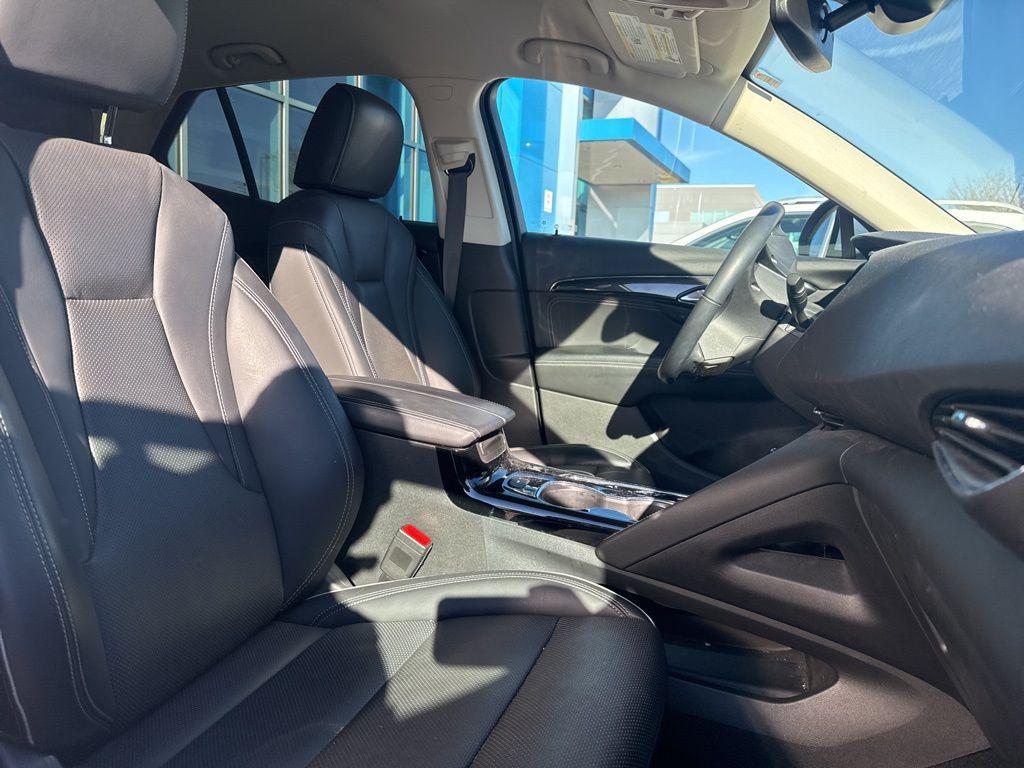 used 2023 Buick Envision car, priced at $26,999