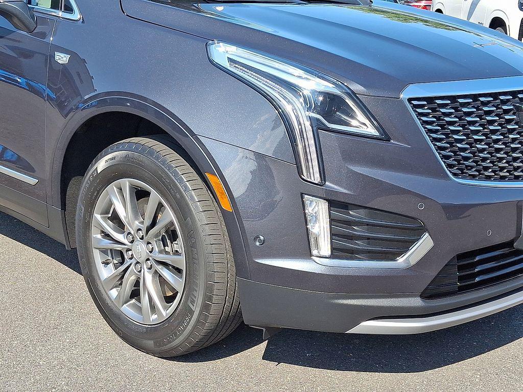used 2022 Cadillac XT5 car, priced at $28,995