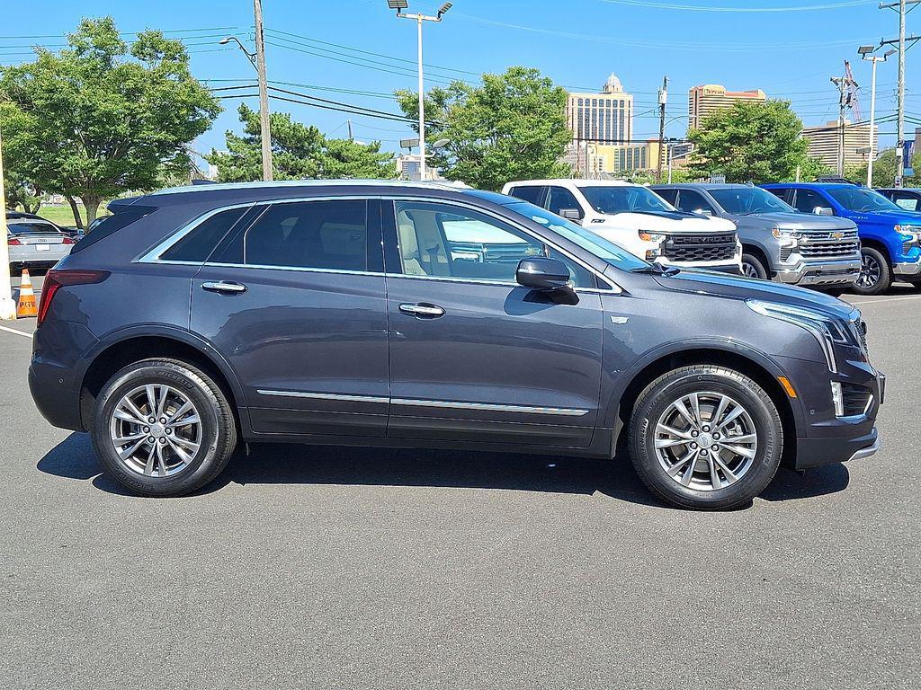 used 2022 Cadillac XT5 car, priced at $28,995
