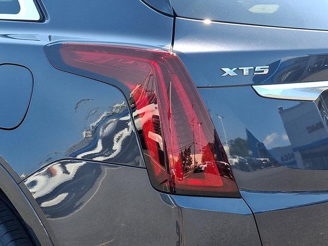 used 2022 Cadillac XT5 car, priced at $29,999
