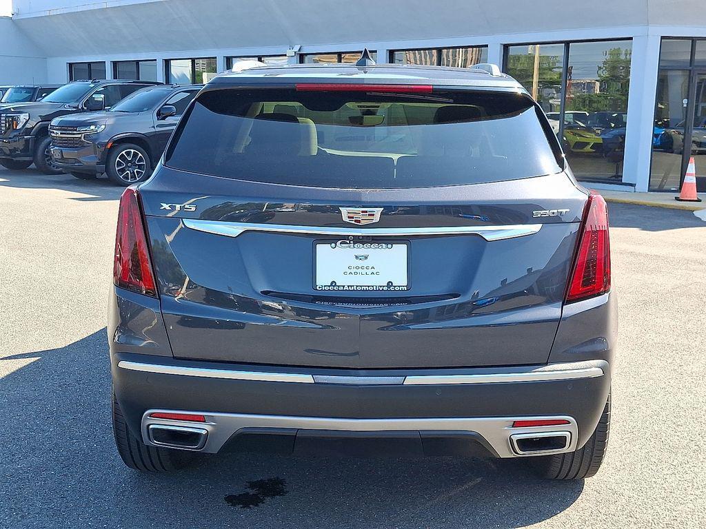 used 2022 Cadillac XT5 car, priced at $28,995