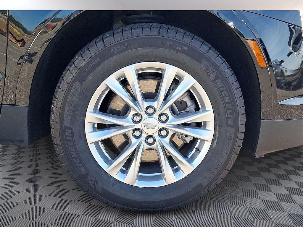 used 2023 Cadillac XT5 car, priced at $26,623