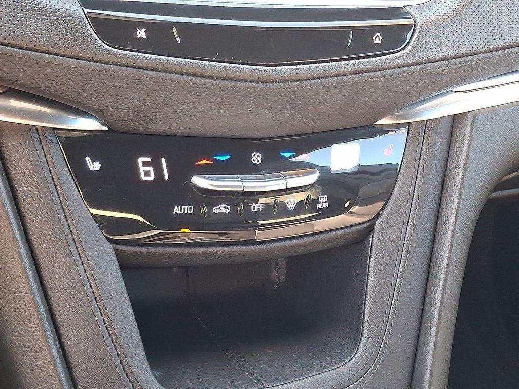 used 2023 Cadillac XT5 car, priced at $26,623